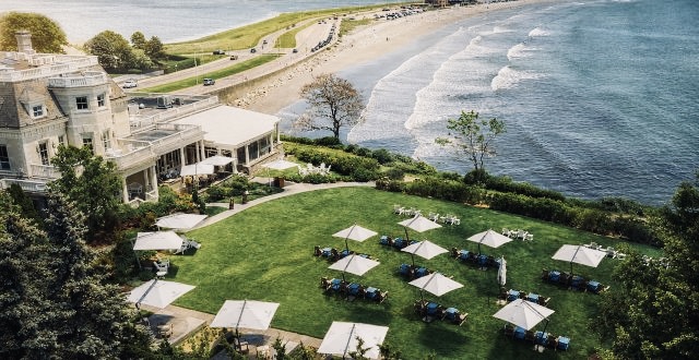 Image 4 - The Wake Edit Gilded Age mansion with oceanfront lawn in Newport, Rhode Island